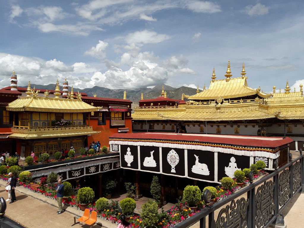 tibet-tour-5-days-jokhang-temple