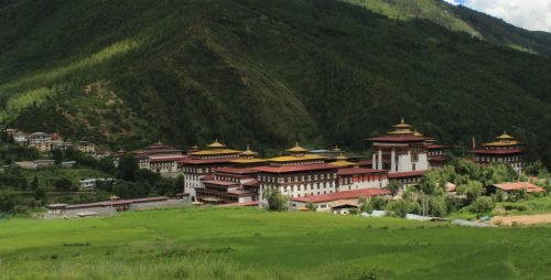 Bhutan travel 4 days with Tashichho Dzong