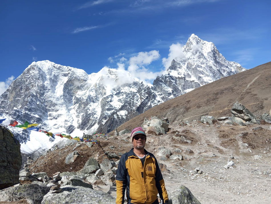 Guide Booking from Lukla