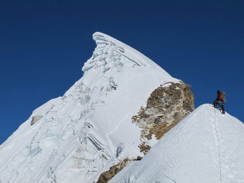 Lobuche Peak Climbing Cost: Itinerary and Tips for a Successful Summit