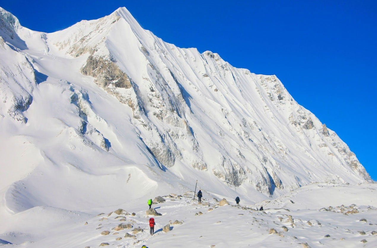 Manaslu Larke Pass Trek: Cost, Difficulty, Best Time