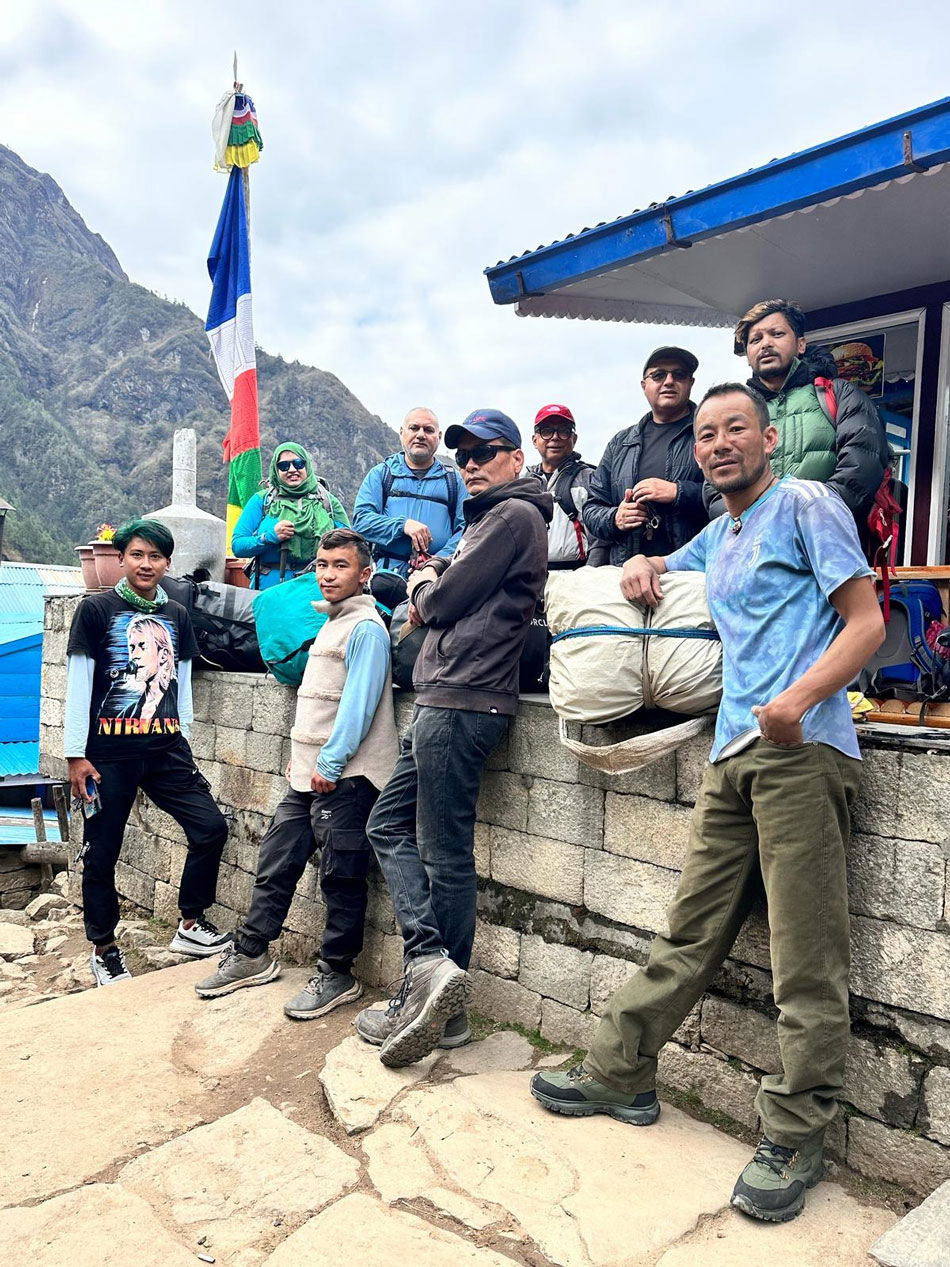 How to hire a guide from Lukla